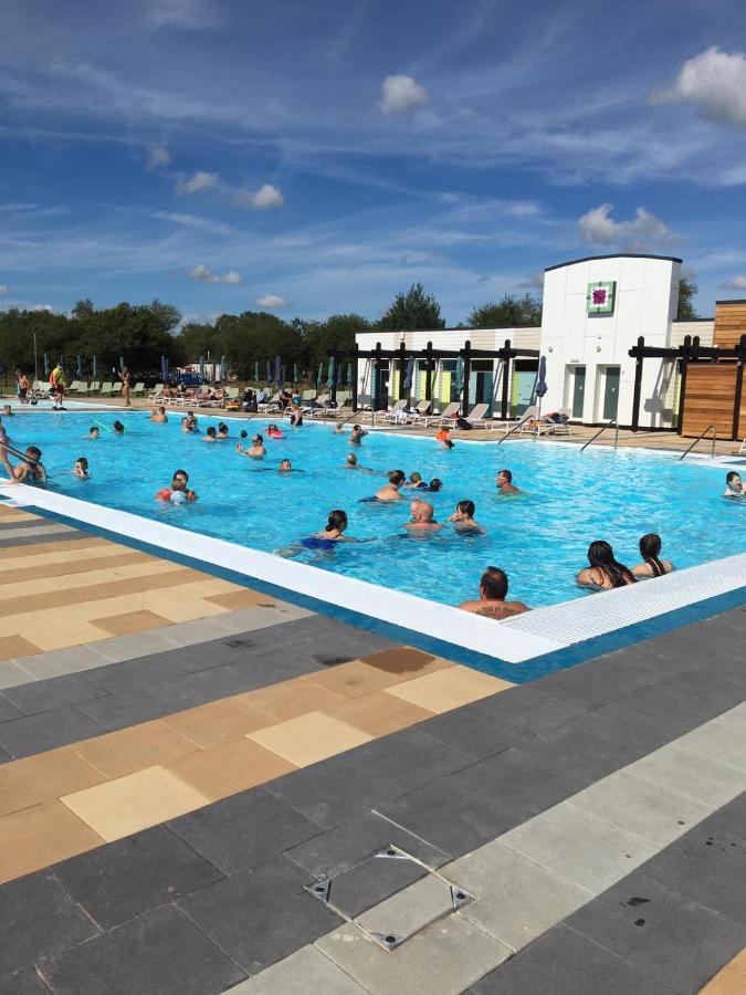 Calypso Hot Tub Breaks Tattershall Lakes Pet Friendly Exterior foto